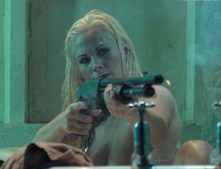 lily anderson topless in doomsday 9733 14