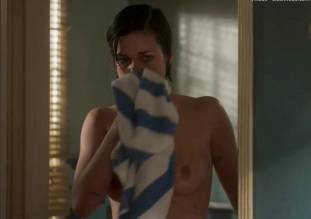 lina esco topless in a towel in kingdom 8889 9