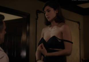 lizzy caplan topless to make you beg on masters of sex 0985 2