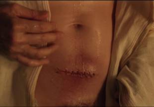 lucy lawless naked to show her breasts on spartacus vengeance 7686 10