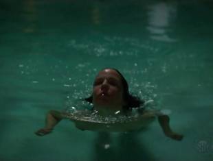 mary louise parker nude for a pool swim on weeds 8693 15