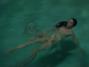mary louise parker nude for a pool swim on weeds 8693 8