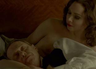 meg chambers steedle topless in bed on boardwalk empire 3372 14