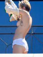 miley cyrus topless on hotel balcony in australia 5969 4