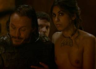sahara knite nude in your lap on game of thrones 0102 23