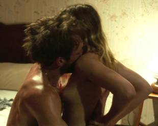 sara forestier topless making out from suzanne 4381 12