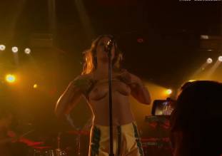 tove lo flashing breasts in sydney melbourne concerts 8479 13