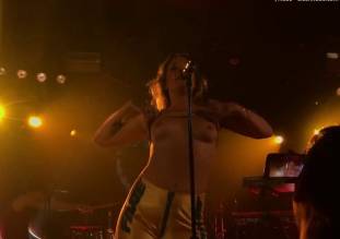 tove lo flashing breasts in sydney melbourne concerts 8479 8