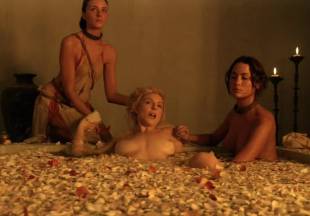 viva bianca topless for tub pleasure on spartacus vengeance 5587 14