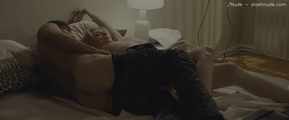 Elizabeth Debicki Topless In Widows 12