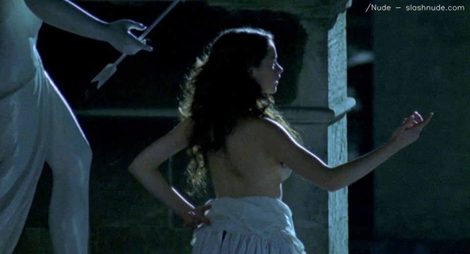 Felicity Jones Topless Flash In Servants 7