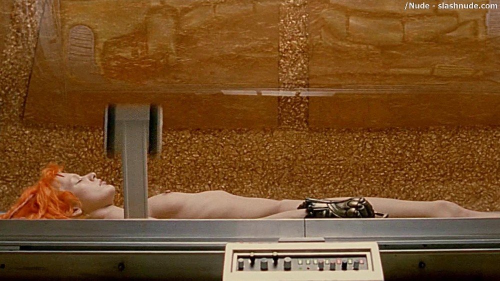 Milla Jovovich Nude In The Fifth Element 3