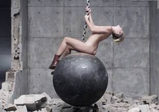 miley cyrus nude in leaked uncensored wrecking ball video 2010 38